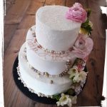 Hochzeitstorte mit essbarer Tortenspitze
