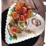 Herztorte zur goldenen Hochzeit mit Marzipanrosen