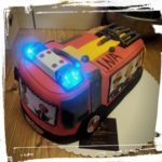 Feuerwehrtorte mit Blaulicht und Sirene