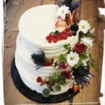 klassische dreistöckige Hochzeitstorte
