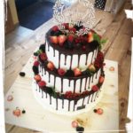 Hochzeitstorte mit runterlaufendem Ganache