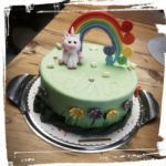 Regenbogentorte mit Einhorn